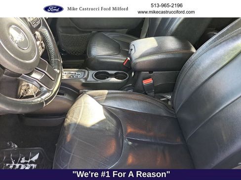 Used 2017 Jeep Wrangler Unlimited Sahara image 12