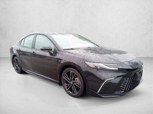 Used 2026 Toyota Camry XSE FWD image 3