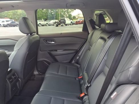 Used 2023 Nissan Rogue SV w/ SV Premium B Package AWD/4WD image 15