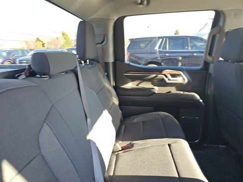 Used 2024 GMC Sierra 1500 SLE image 12