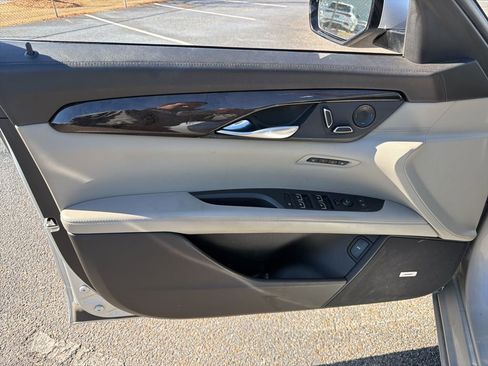 Used 2018 Cadillac CT6 Luxury image 19