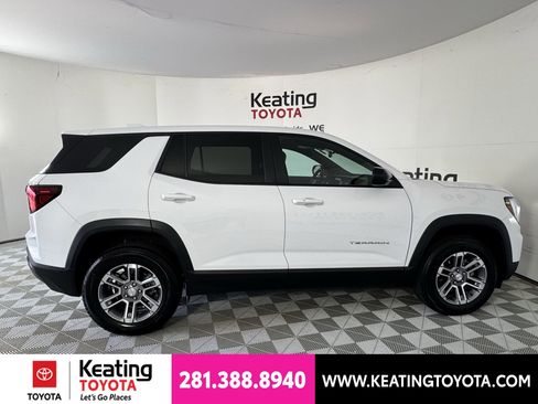 Used 2025 GMC Terrain Elevation AWD/4WD image 4
