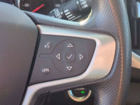 Used 2022 GMC Terrain SLE w/ Driver Convenience Package image 18