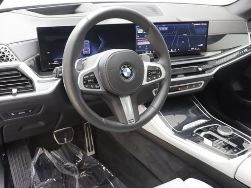 Used 2026 BMW X5 xDrive40i w/ M Sport Package AWD/4WD image 7