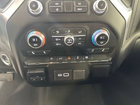 Used 2022 GMC Sierra 1500 SLE image 23