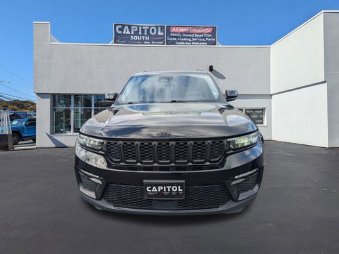 Used 2023 Jeep Grand Cherokee Limited w/ Black Appearance Package image 8