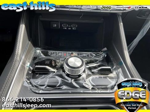 New 2026 Jeep Grand Wagoneer Summit AWD/4WD image 7