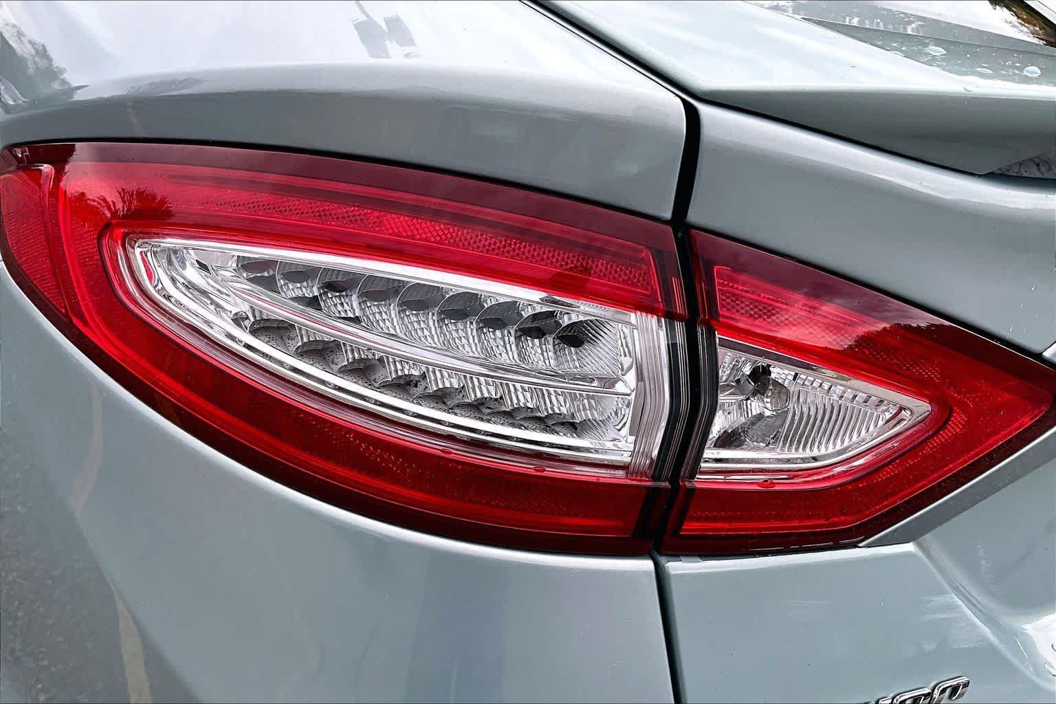 Used 2013 Ford Fusion SE FWD image 28