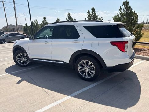 Used 2024 Ford Explorer XLT w/ Equipment Group 202A RWD image 3