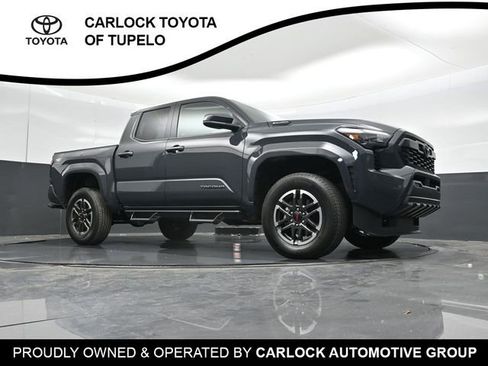 Used 2025 Toyota Tacoma TRD Sport AWD/4WD image 43