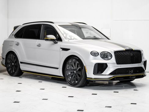 Used 2025 Bentley Bentayga image 7