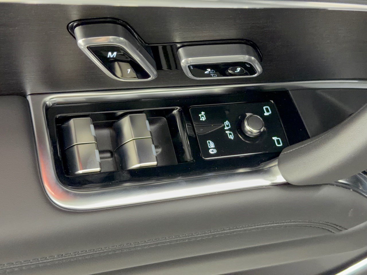 New 2026 Land Rover Range Rover SE AWD/4WD image 15