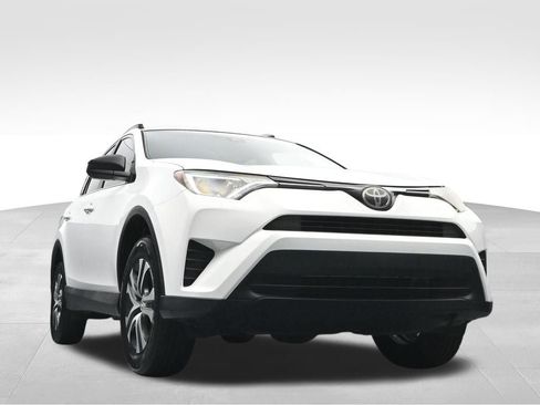 Used 2017 Toyota RAV4 LE FWD image 42