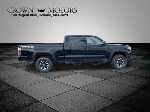 Used 2023 Toyota Tacoma TRD Off-Road w/ Technology Package AWD/4WD image 10
