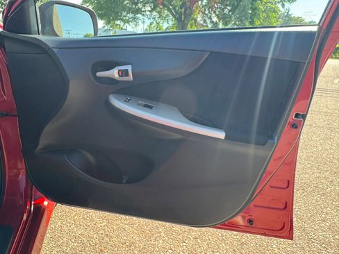 Used 2012 Toyota Corolla S FWD image 28