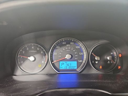 Used 2011 Hyundai Santa Fe GLS image 16