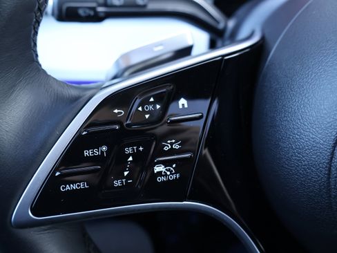 Used 2024 Mercedes-Benz GLE 450e 4MATIC image 33