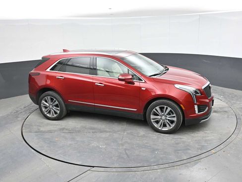 Used 2024 Cadillac XT5 Premium Luxury w/ Technology Package AWD/4WD image 19