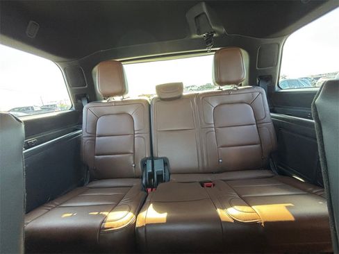 Used 2024 Lincoln Navigator Reserve image 36