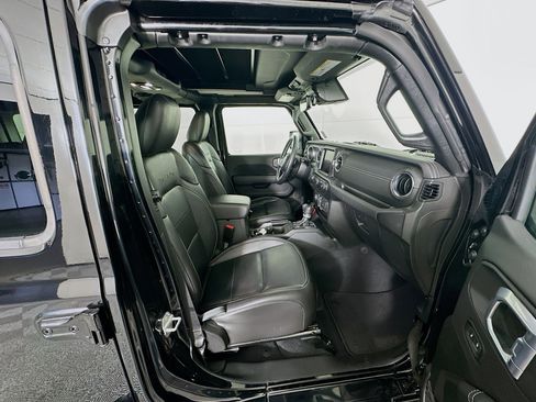 Used 2021 Jeep Wrangler Sahara w/ Cold Weather Group image 32