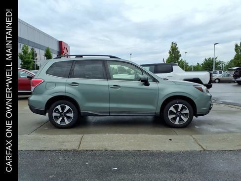 Used 2017 Subaru Forester 2.5i Limited AWD/4WD image 8