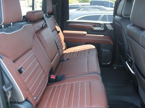 Used 2026 GMC Sierra 2500 Denali Ultimate AWD/4WD image 5