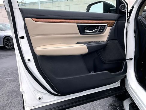Used 2018 Honda CR-V Touring image 25