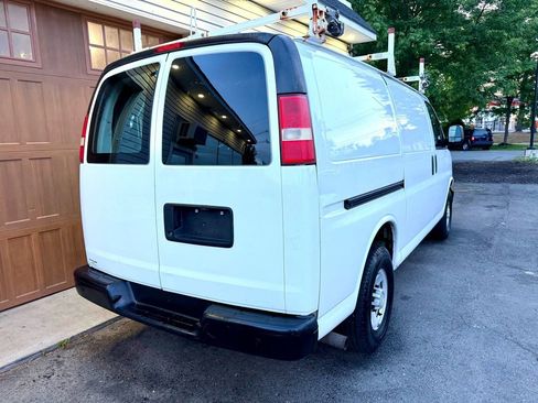 Used 2013 Chevrolet Express 2500 RWD image 3