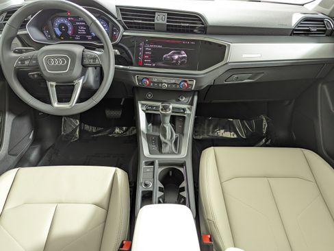 New 2025 Audi Q3 2.0T Premium image 10