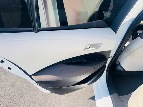 Used 2021 Toyota Corolla LE image 27