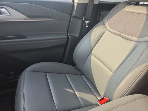 New 2026 Ford Explorer Active w/ Active Comfort Package AWD/4WD image 12