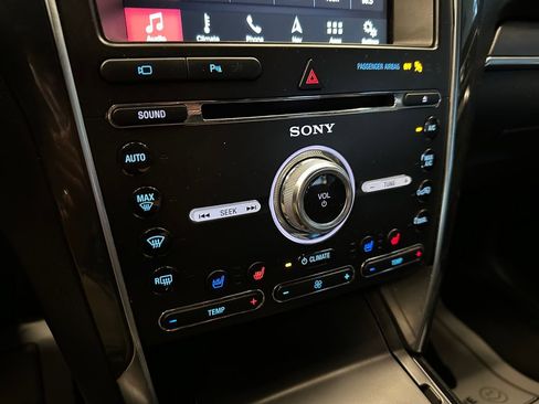 Used 2018 Ford Explorer Sport w/ Equipment Group 401A AWD/4WD image 15