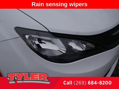 New 2026 Chrysler Voyager LX image 10