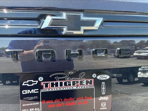 Used 2024 Chevrolet Tahoe Z71 w/ Luxury Package image 24