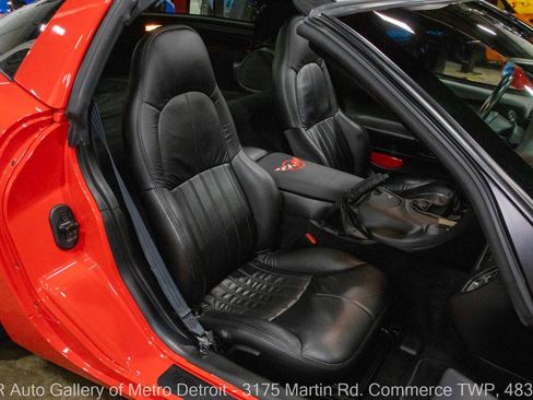 Used 2000 Chevrolet Corvette Coupe image 37