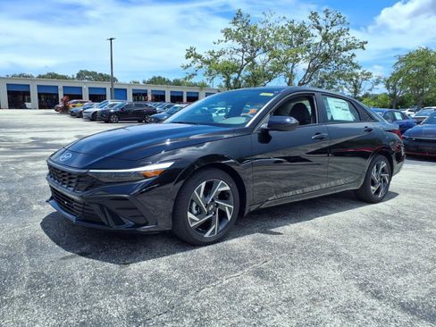 New 2025 Hyundai Elantra Sport image 4