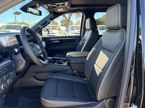 New 2026 Chevrolet Suburban Premier w/ Sun And Tow Package image 25