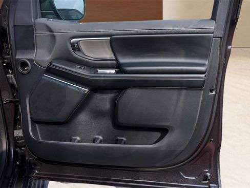 Used 2025 Ford Expedition Max Platinum w/ Driver's Package image 30