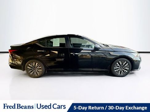 Used 2023 Nissan Altima 2.5 SV image 9