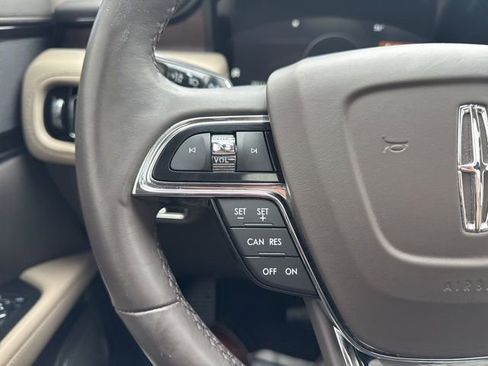 Used 2022 Lincoln Nautilus Reserve image 26