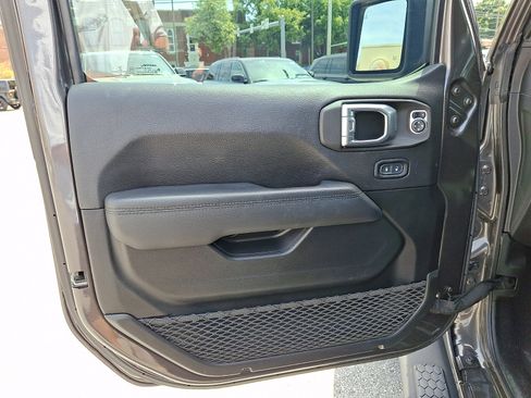 Used 2021 Jeep Wrangler Unlimited Sahara AWD/4WD image 14