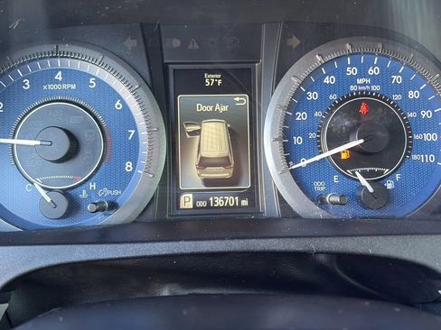 Used 2015 Toyota Sienna XLE image 17