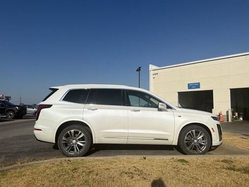 Used 2022 Cadillac XT6 Premium Luxury w/ Platinum Package AWD/4WD image 4