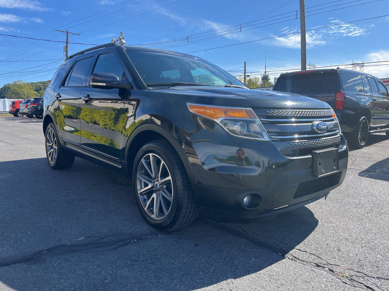Used 2015 Ford Explorer XLT w/ Equipment Group 202B AWD/4WD image 4