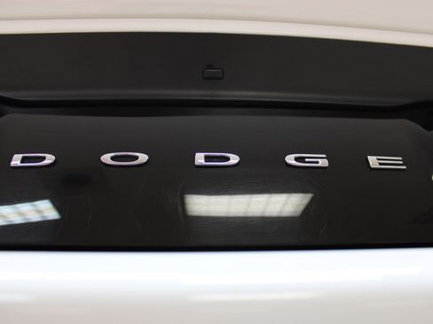 Used 2016 Dodge Challenger R/T Scat Pack w/ Leather Interior Group image 25