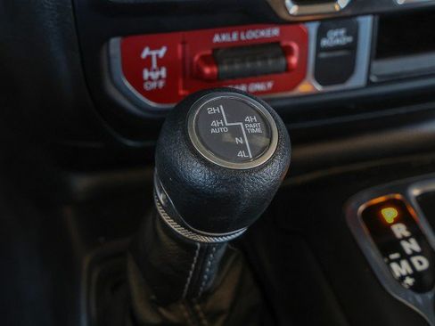 Used 2024 Jeep Wrangler Unlimited AWD/4WD image 21