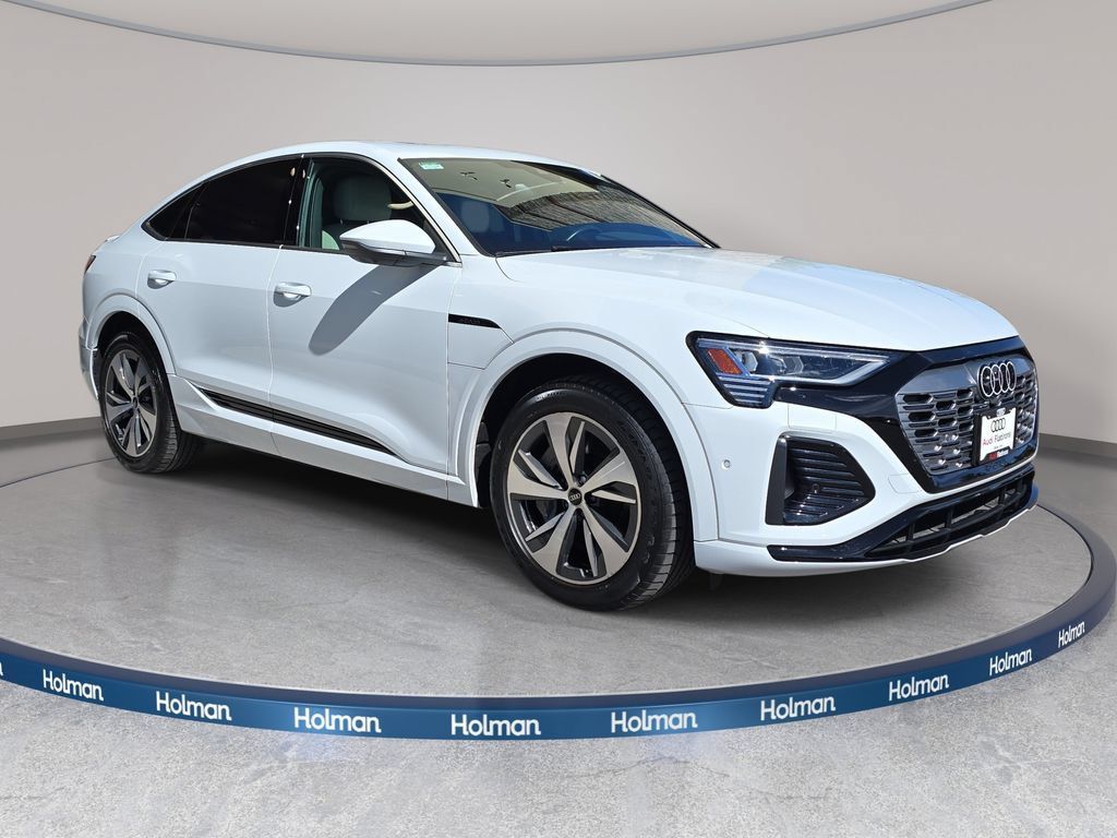 Used 2024 Audi Q8 e-tron Premium Plus w/ Premium Plus Package AWD/4WD image 4