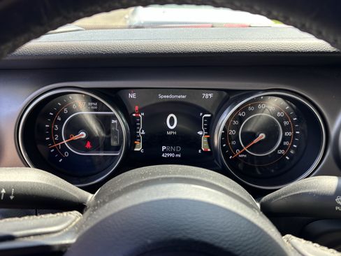 Used 2021 Jeep Gladiator Sport AWD/4WD image 21