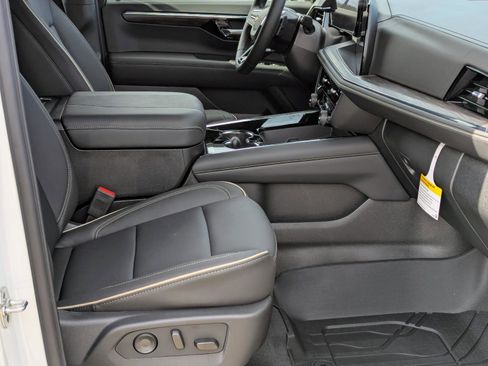 New 2025 Chevrolet Tahoe Premier image 40