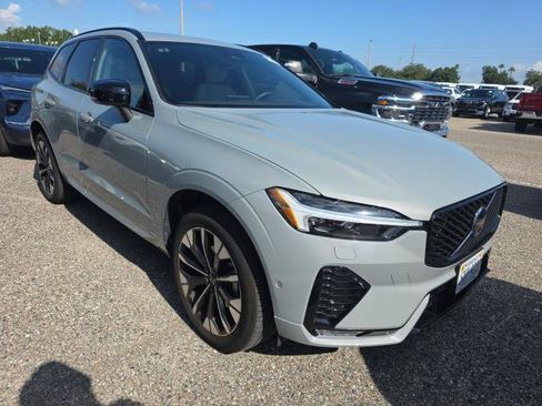 Used 2026 Volvo XC60 B5 Plus AWD/4WD image 3